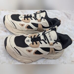 Steve Madden Woman's Clydie Chunky Comfort Platform Sneakers Size 8.5 M